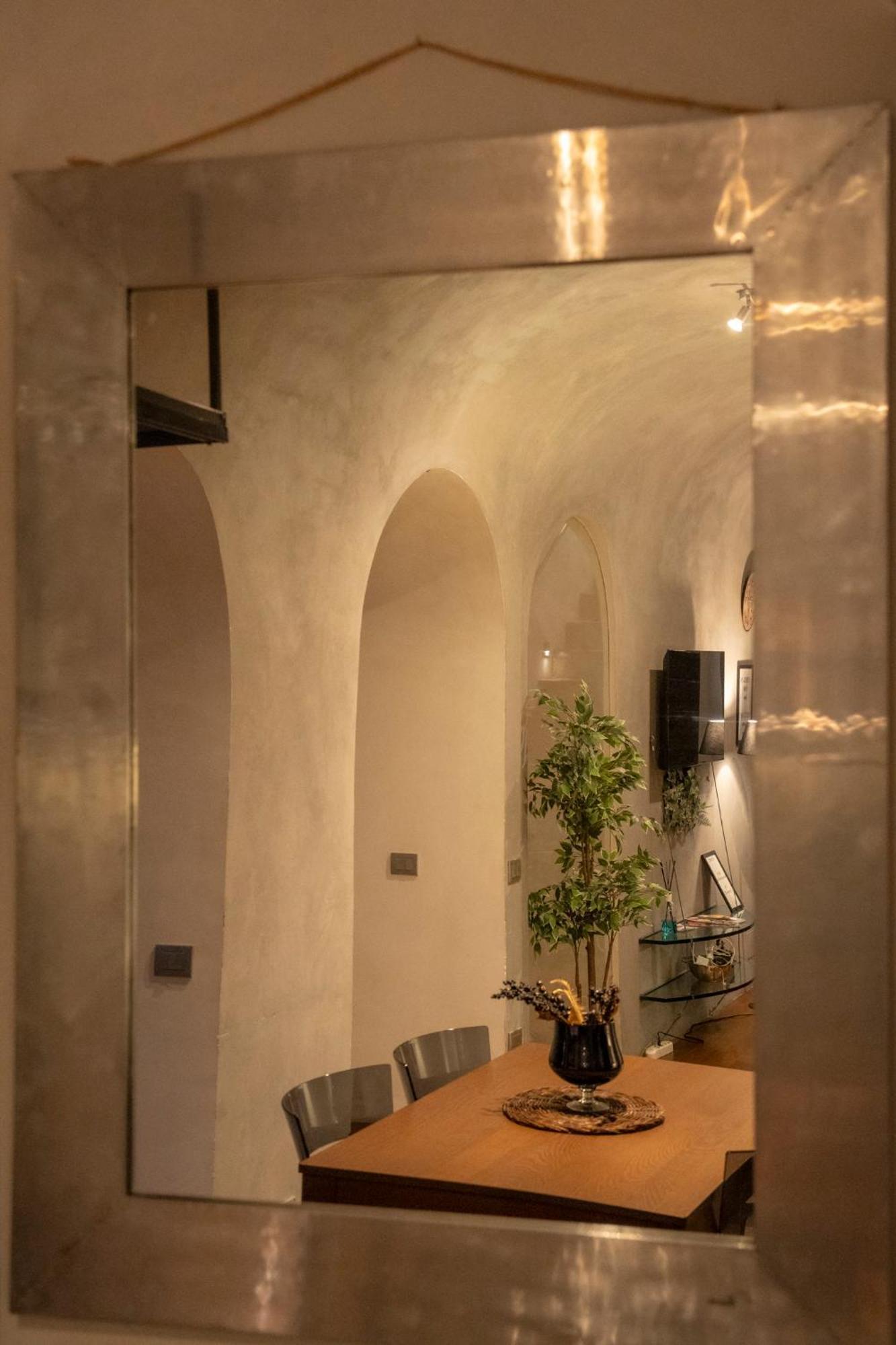 Domus Ciancaleoni - Colosseum - Rione Monti Rome Exterior photo